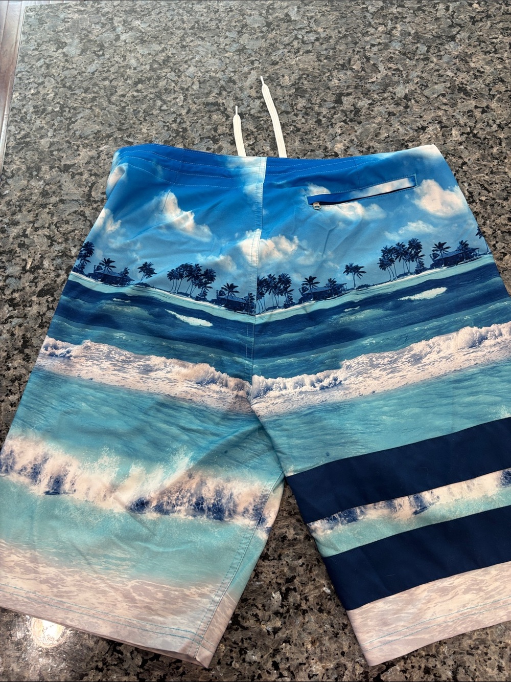 Old Navy Men's Blue Ocean Wave Print Swim Shorts - Picture 4 of 4